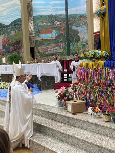 Dom Amilton celebra o 5º dia da Novena de Nossa Senhora Aparecida em Laranjeiras do Sul